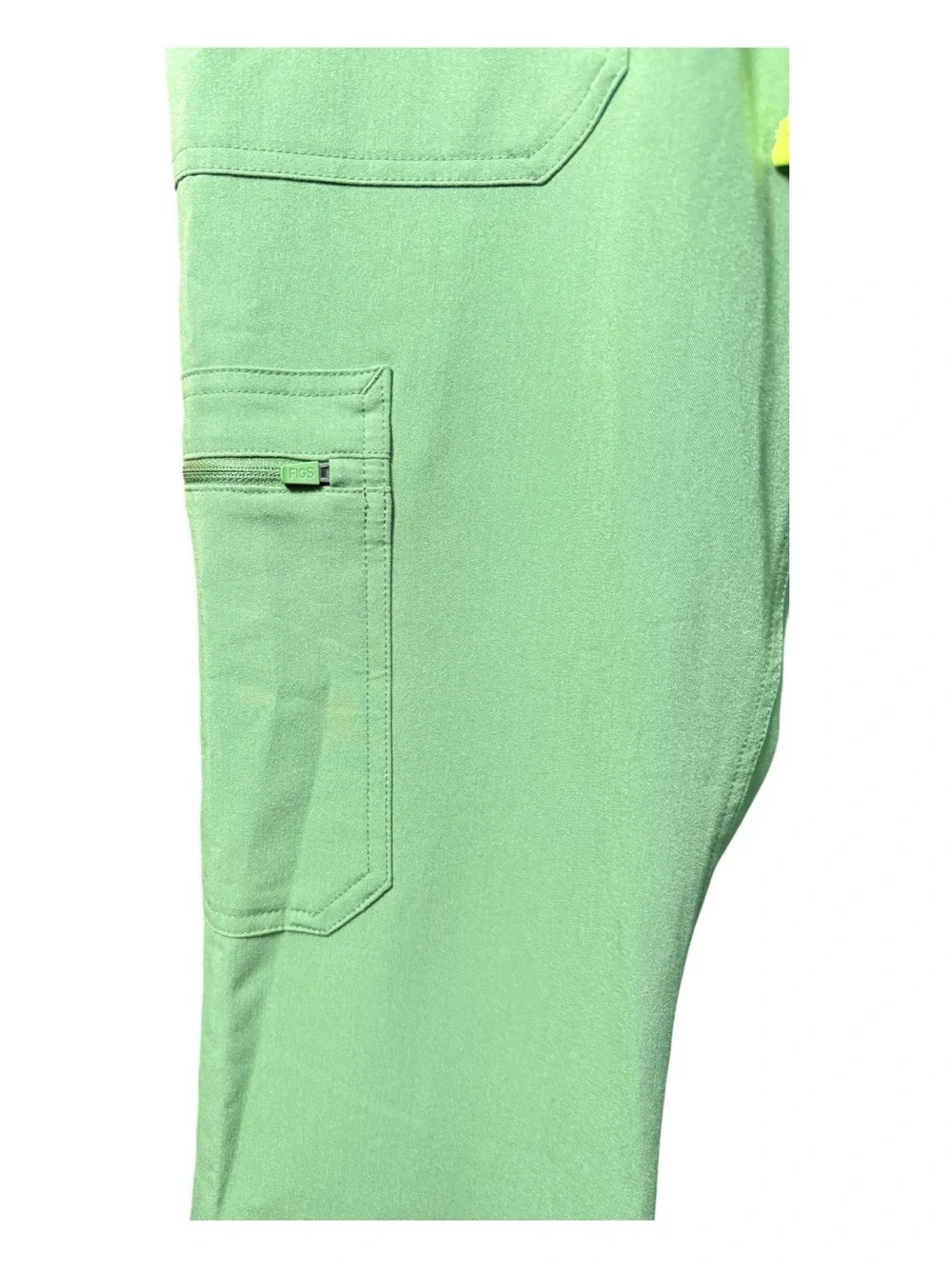 FIGS Cairo Cargo Scrub Pants Men’s Small Regular Green NWT